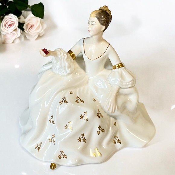 Vintage 1960s Royal Doulton Doll Figurine My Love HN 2339 White Gold - Picture 2 of 8